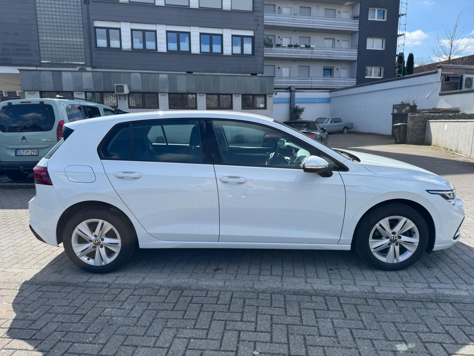 Volkswagen GolfVIII Lim. Life Navi App-Connect LED ACC