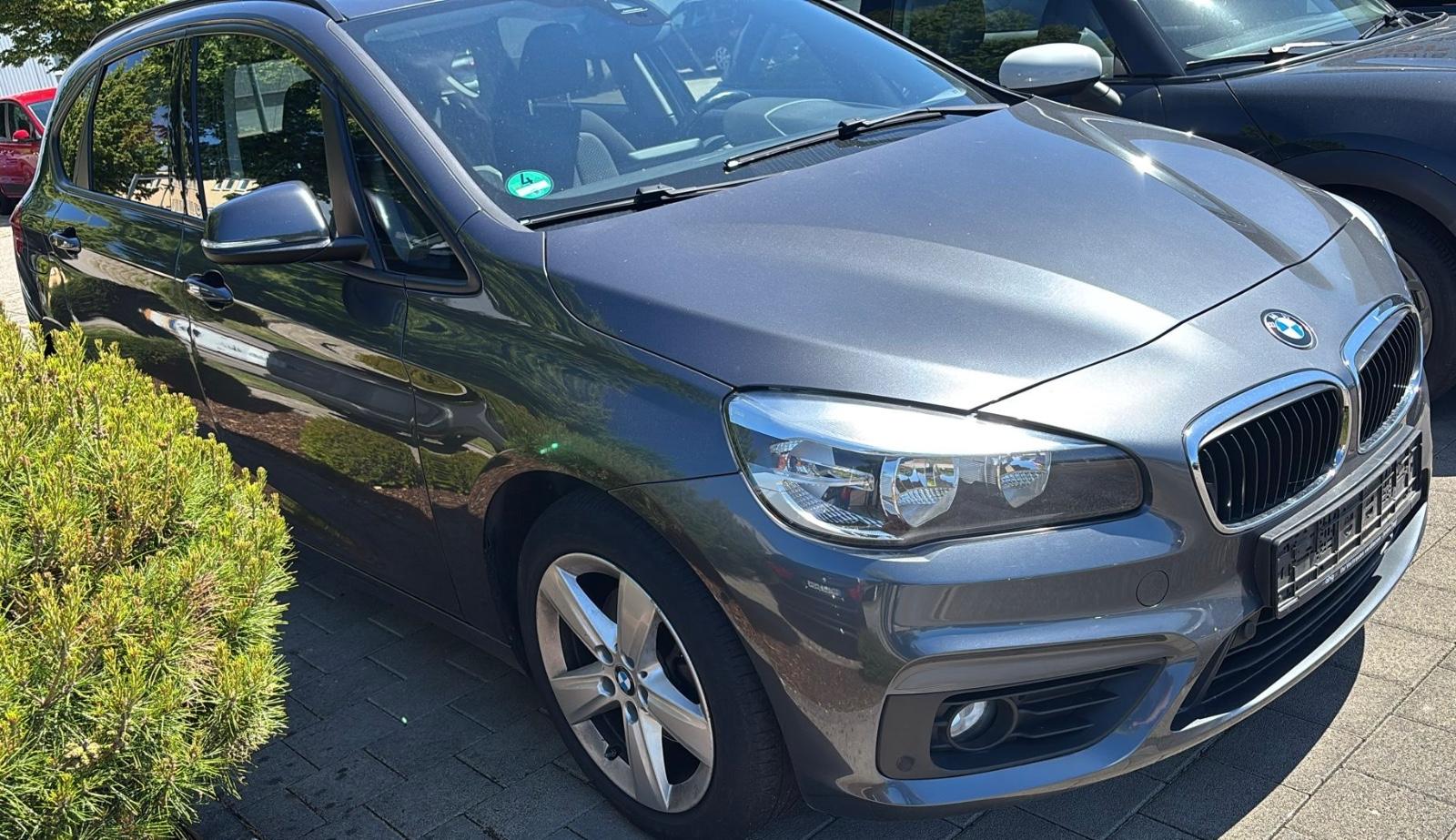 BMW 218 i Active Tourer Advantage Aut. PDC SHZ LED