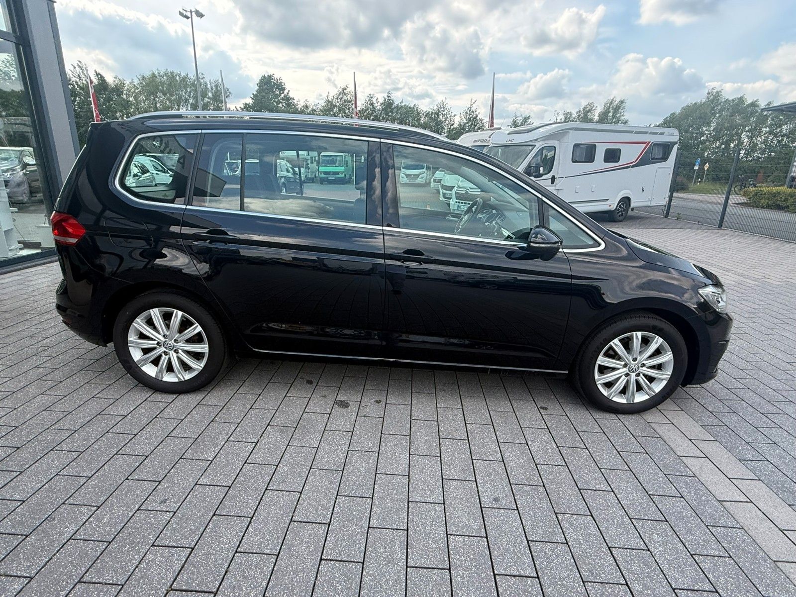 Fahrzeugabbildung Volkswagen Touran Highline BMT/Start-Stopp