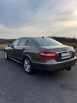 Mercedes-Benz E 250 CDI AVANTGARDE *STEUERKETTE NEU* *Rentner* - Mercedes-Benz E 250 in Solingen