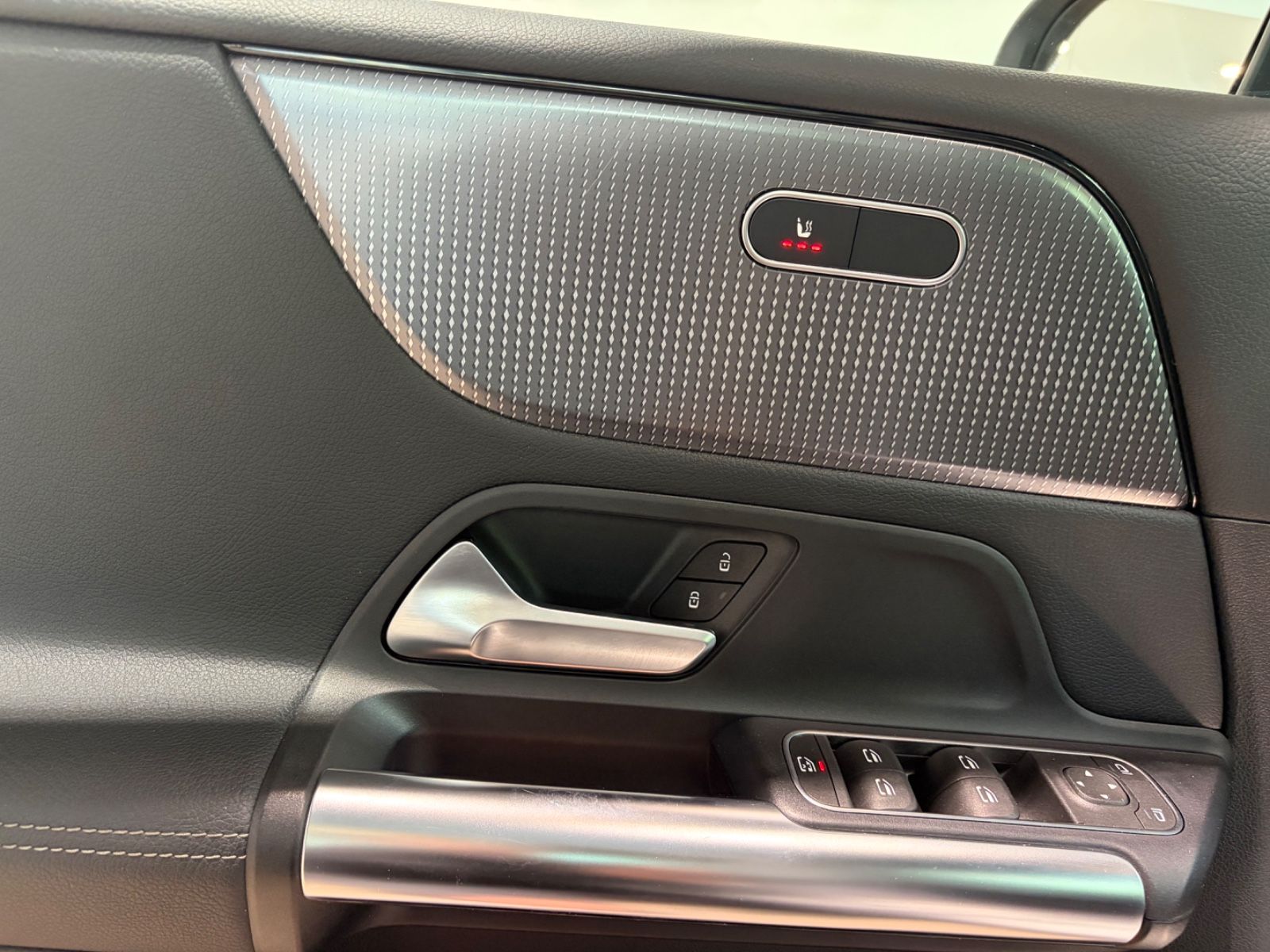 Mercedes-Benz B 200 /AUTOMATIK/KAMERA/CARPLAY/LED/ALLWETTER/ foto 17