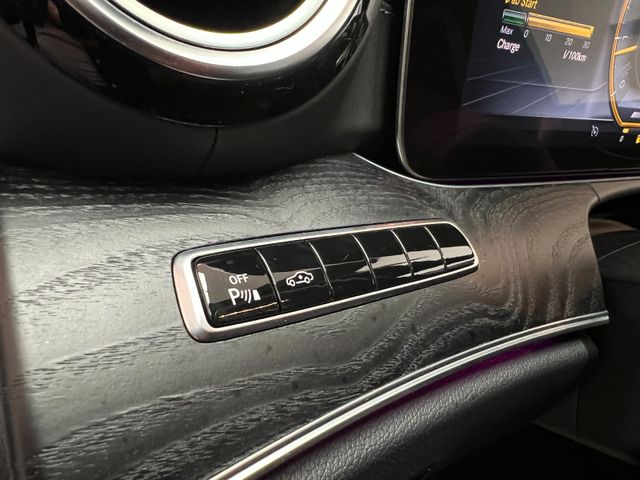 Mercedes-Benz E 63S AMG 4M+ *Pano*Perfor.Sitz*Wides*Burmester*