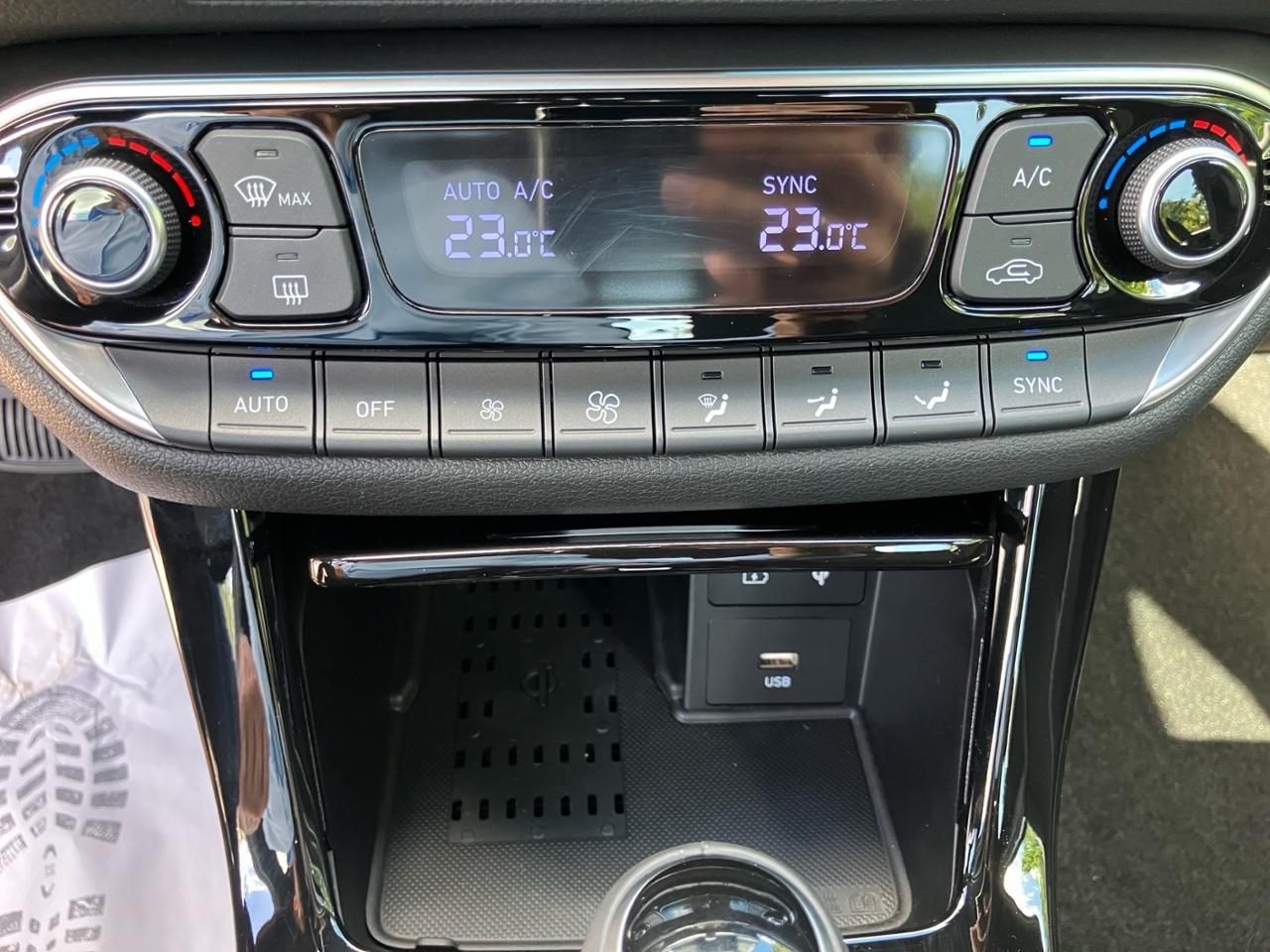 Fahrzeugabbildung Hyundai i30 ADVANTAGE LED*SHZ*LHZ*NAV*USB*CARPL