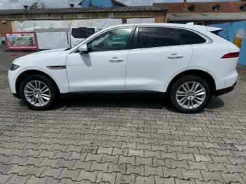 Jaguar F-Pace - 8