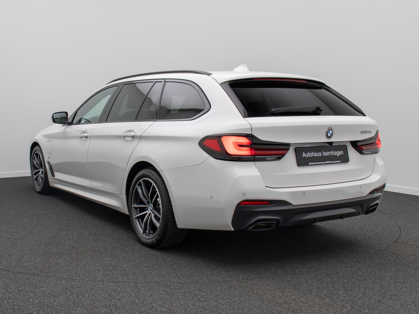 Fahrzeugabbildung BMW 530e M Sport Laser DAB H/K Kamera HUD Komfort