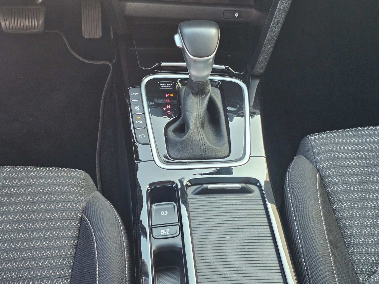 Fahrzeugabbildung Kia Ceed Sportswagon 1.5 T-GDI DCT Spirit Glasdach
