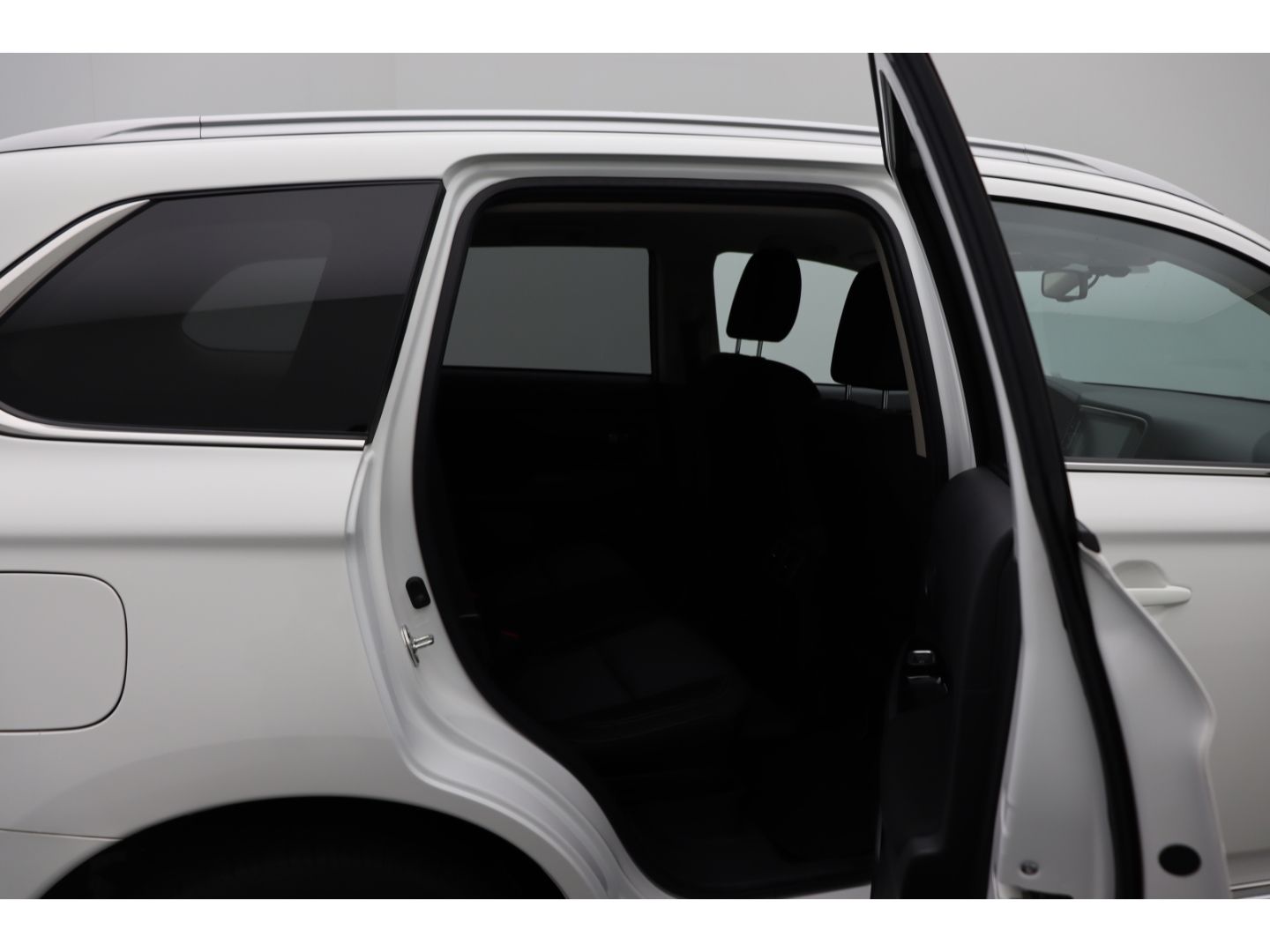 Fahrzeugabbildung Mitsubishi Plug-in Hybrid Outlander PHEV 2.4 Basis 4WD