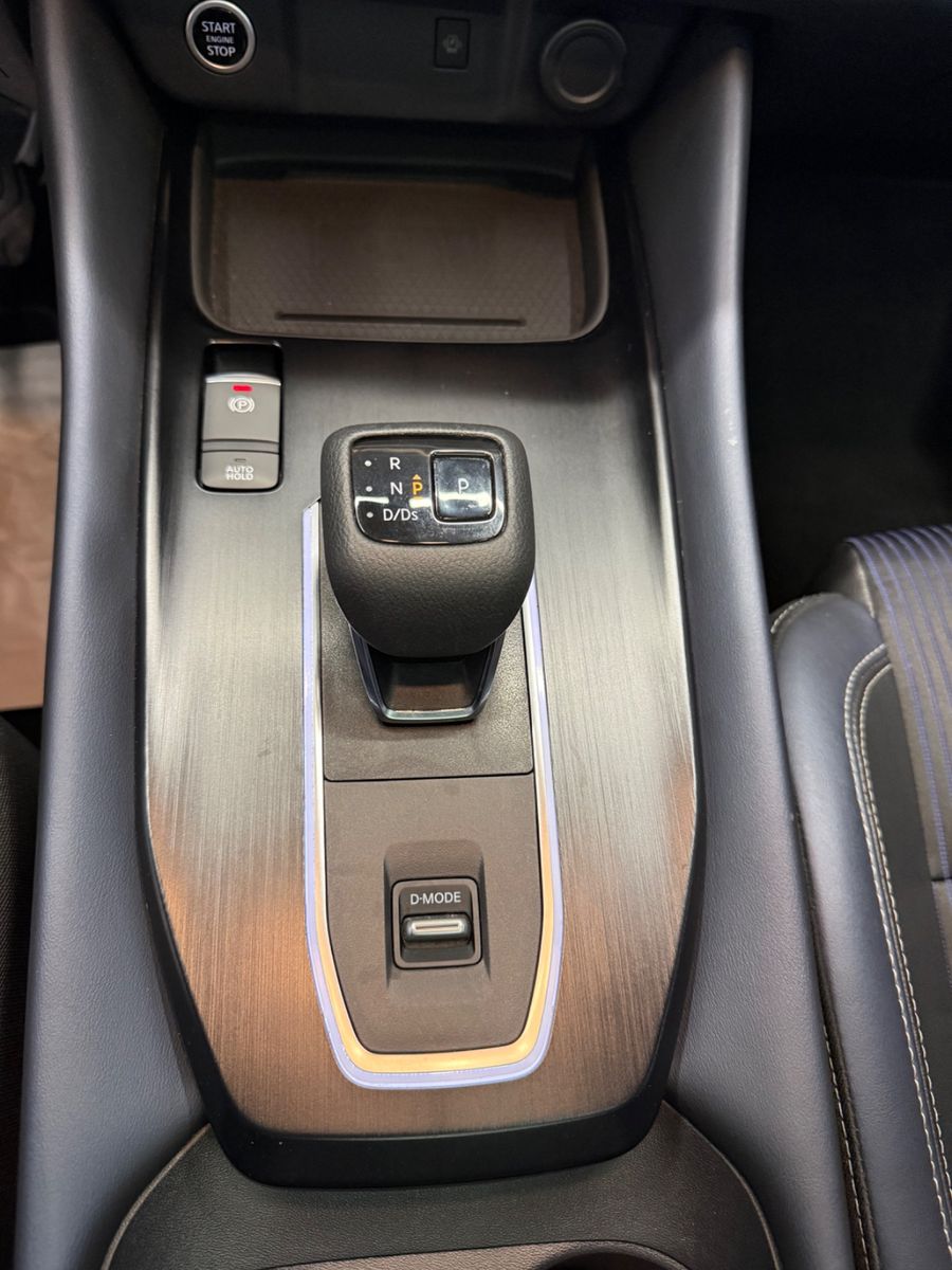 Fahrzeugabbildung Nissan Qashqai Tekna - Pano, HeadUp, Teilleder