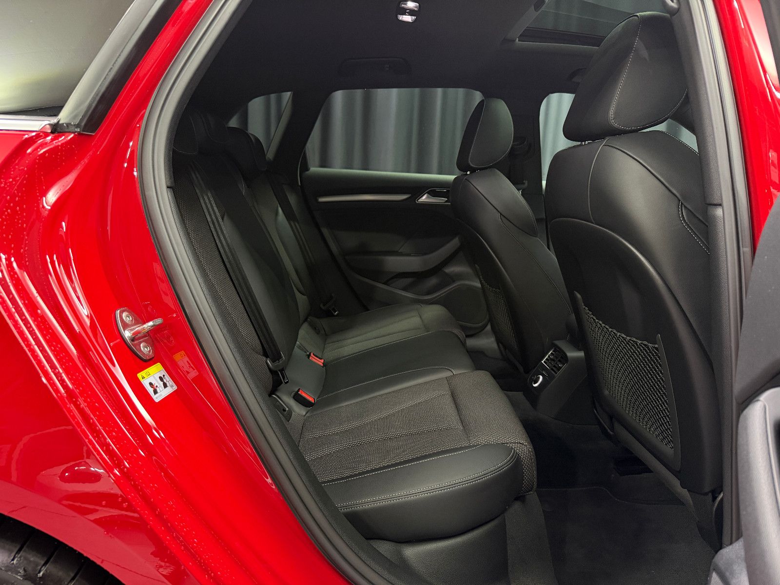Fahrzeugabbildung Audi A3 Sportback e-tron s-line |AHK|PANO|NAVI