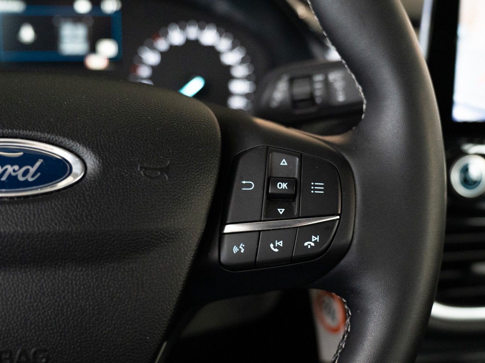 Fahrzeugabbildung Ford Puma Titanium WINTER-P/KAMERA/LED/NAVI/DAB