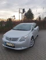 Toyota Avensis Combi  2.2 D-4D Automatik  - Toyota Avensis in Düsseldorf