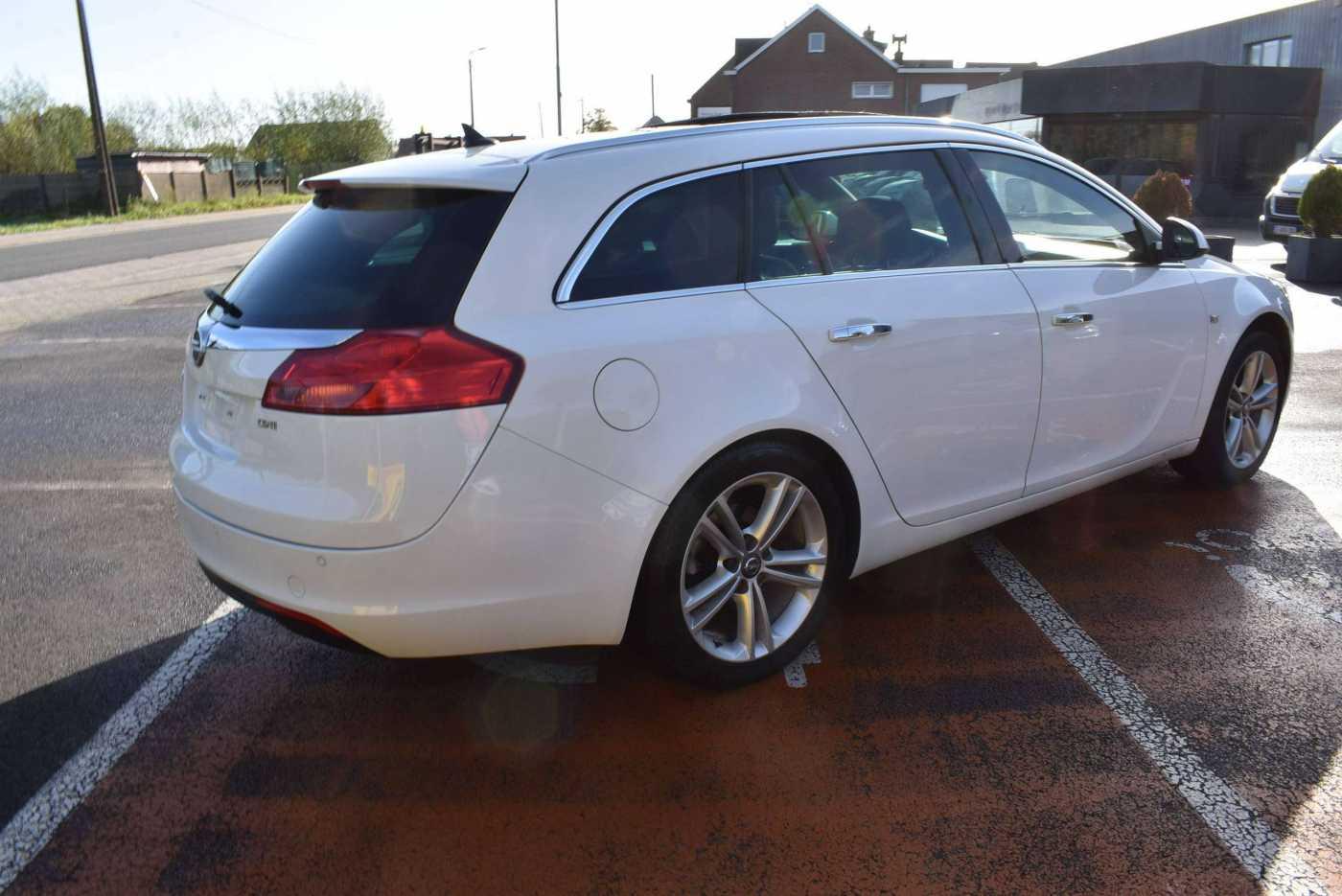 Opel Insignia 2013 — engine 1.956 cm³, 131 HP (96kW)