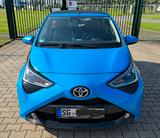Toyota Aygo 1,0 x-sky / Automatik / Schiebedach - Toyota Aygo (X) in Solingen