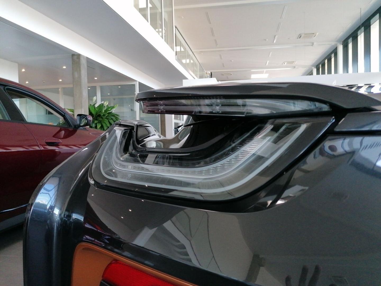 BMW i8 Roadster Ultimative Sophisto-Edition 1 of 200