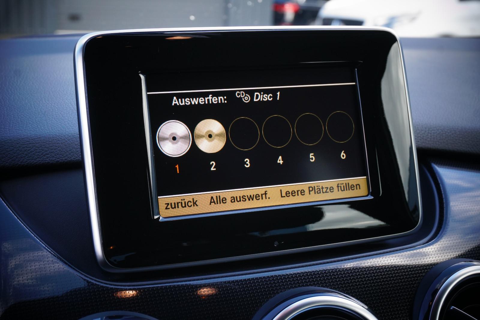 Mercedes-Benz B 180 Bi-Xenon RFK SHZ NAV Leder AHK Memory