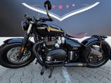 Triumph BONNEVILLE BOBBER BLACK ZARD*KM2500 - CHOPPER 250