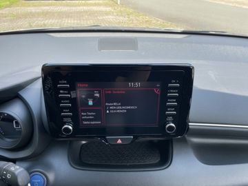 Toyota Yaris 1.5 Hybrid Team D *CAM*LED*SHZ*ACC ALU