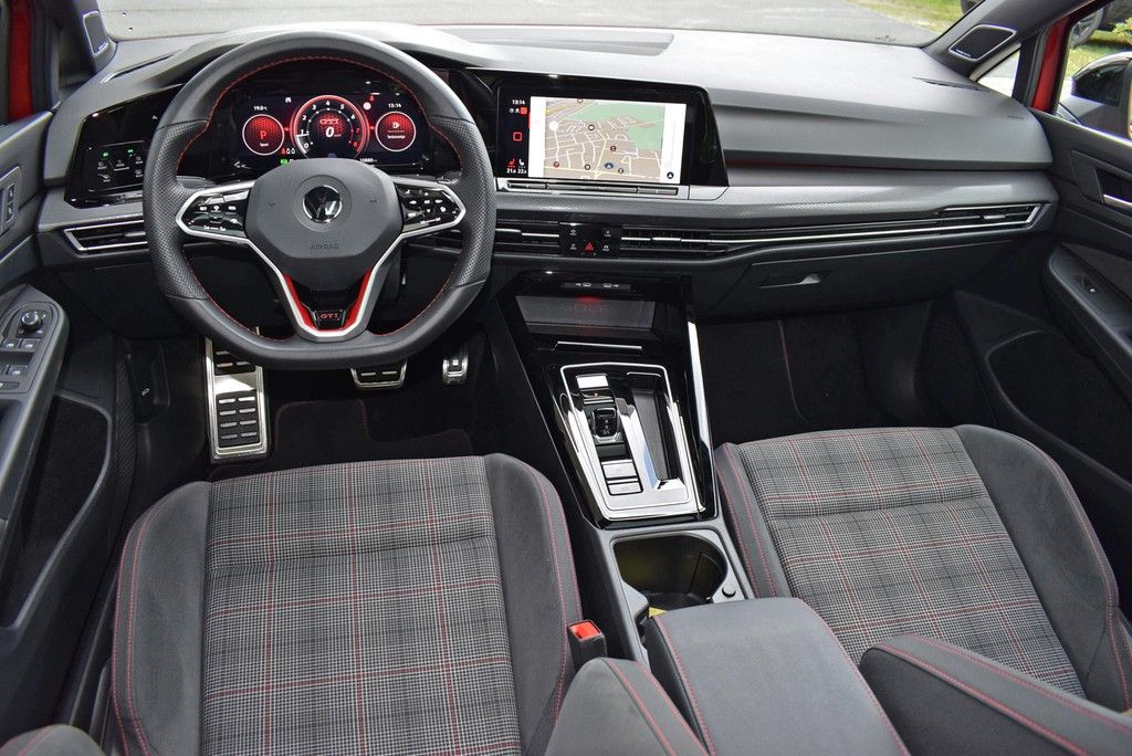 Volkswagen Golf VIII GTI DSG Matrix AHK Pano RüKam Keyless foto 2