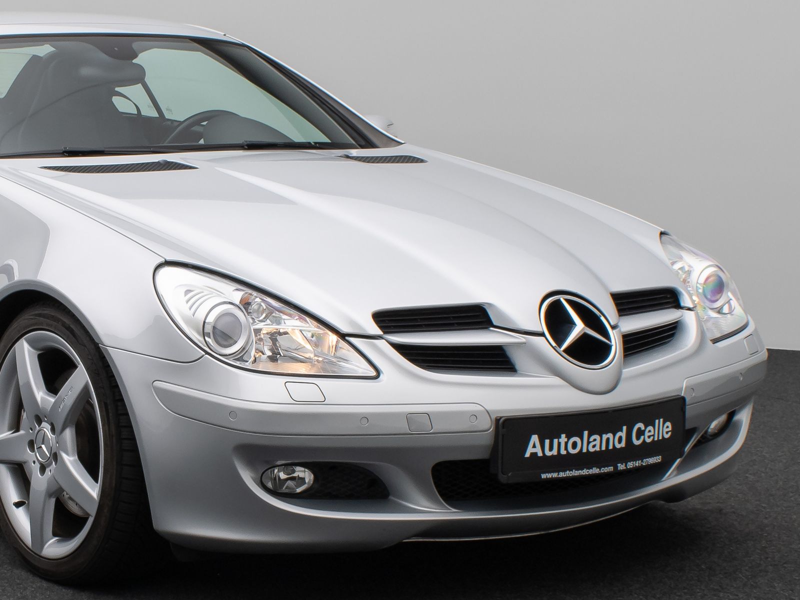 Fahrzeugabbildung Mercedes-Benz SLK 350 Airscarf Navi Sitzhzg Xenon PDC Sport