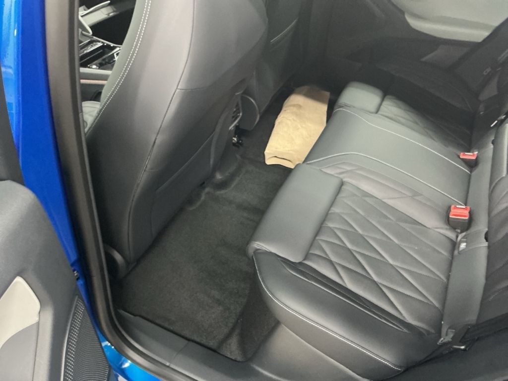 Fahrzeugabbildung Ford Explorer RWD LED PANORAMADACH Tempomat Kamera