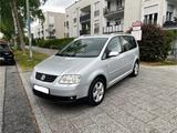 Volkswagen Touran Highline 2.0|150 PS|Top Zustand|HU Neu - Volkswagen Touran aus 2005: Highline
