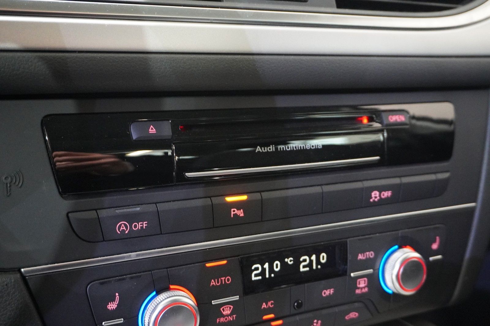 Fahrzeugabbildung Audi A6 Avant 2.0 TFSI QUATTRO NAVI/LED/KAMERA/SH/TÜV