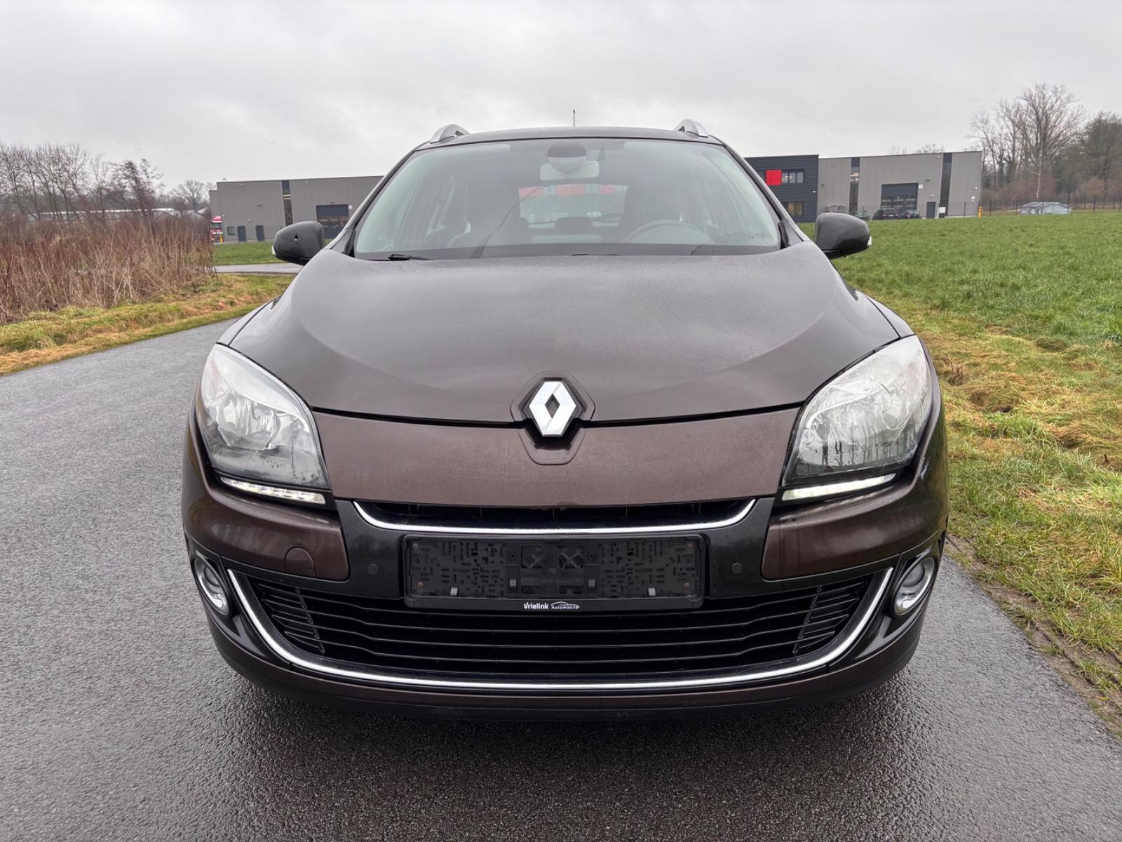 Renault Megane 2012 — photo 8
