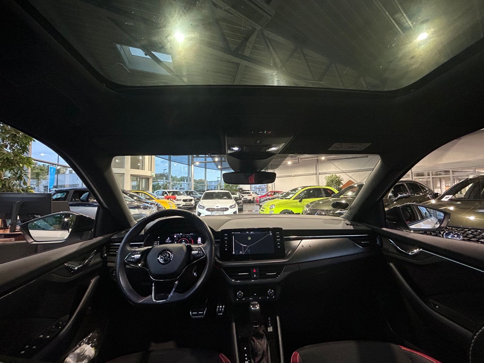 Fahrzeugabbildung SKODA Kamiq Monte Carlo AHK PANO LED NAVI