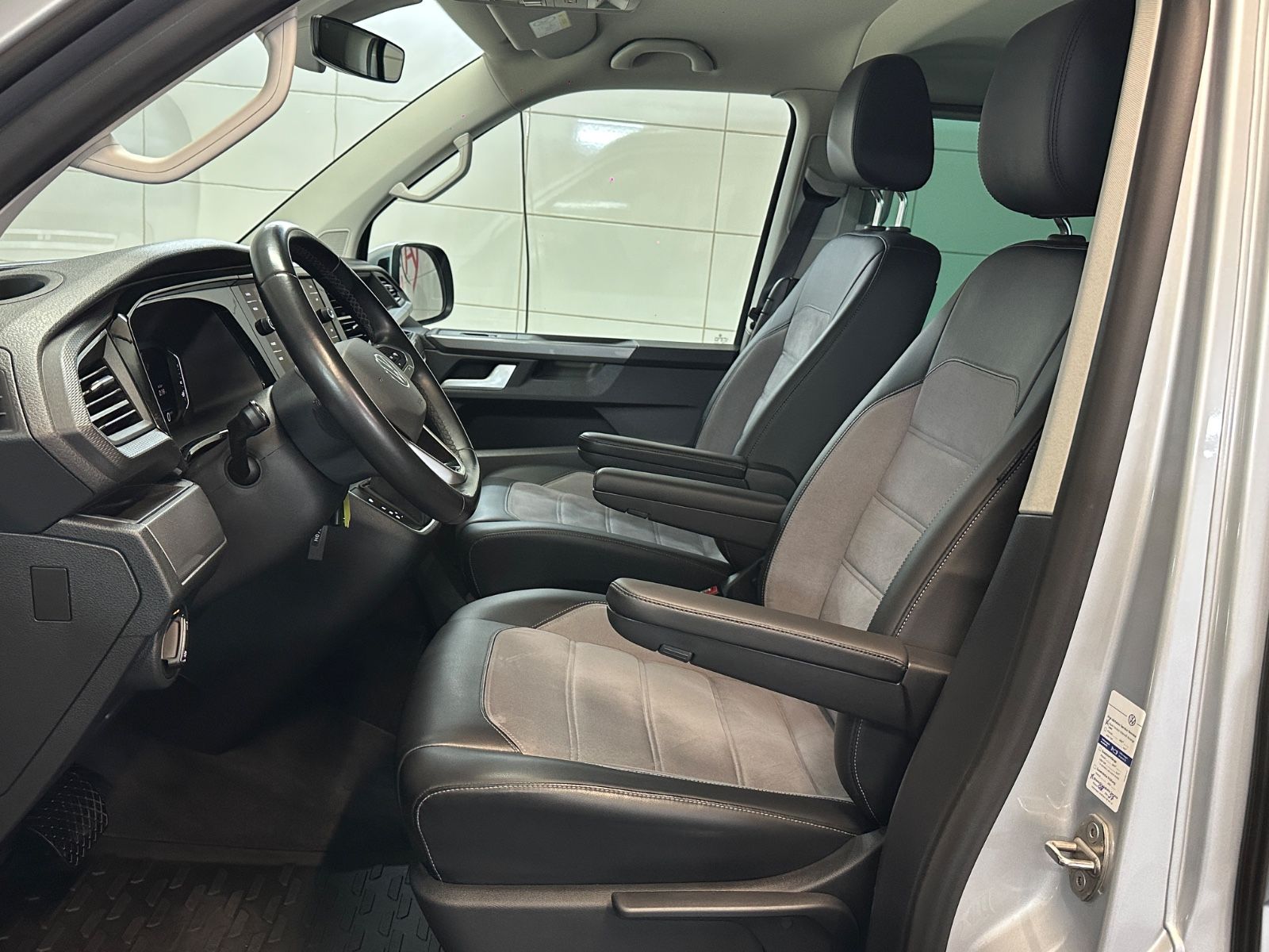 Volkswagen T6.1 Multivan Generation Six FWD Virtual LED foto 7