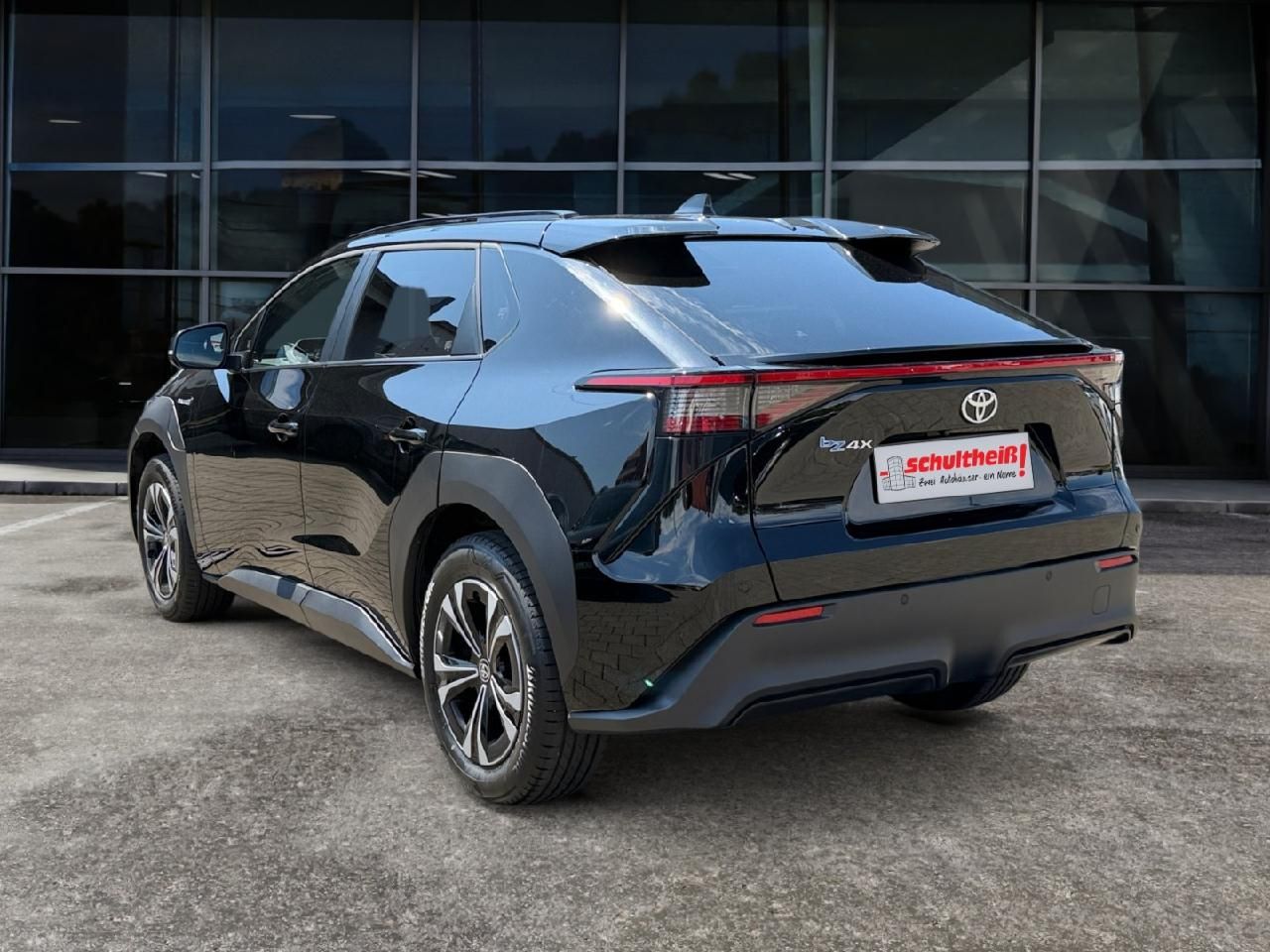Fahrzeugabbildung Toyota bZ4X FWD