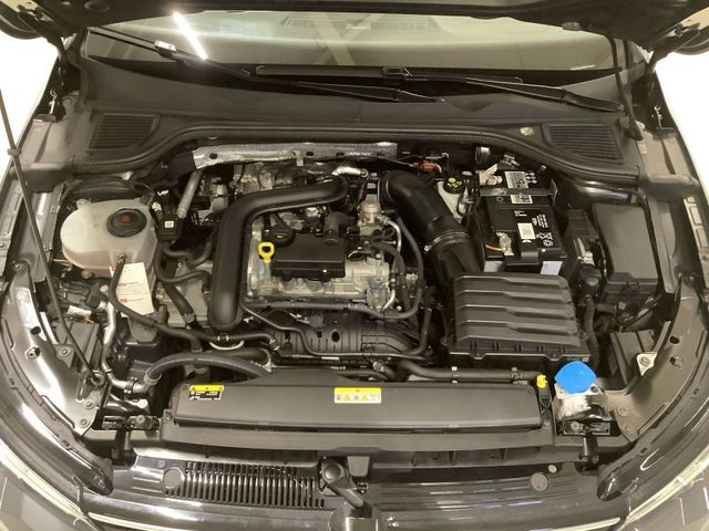 Golf Active TSI 81 kW  AZV, Navi, ACC, kamera