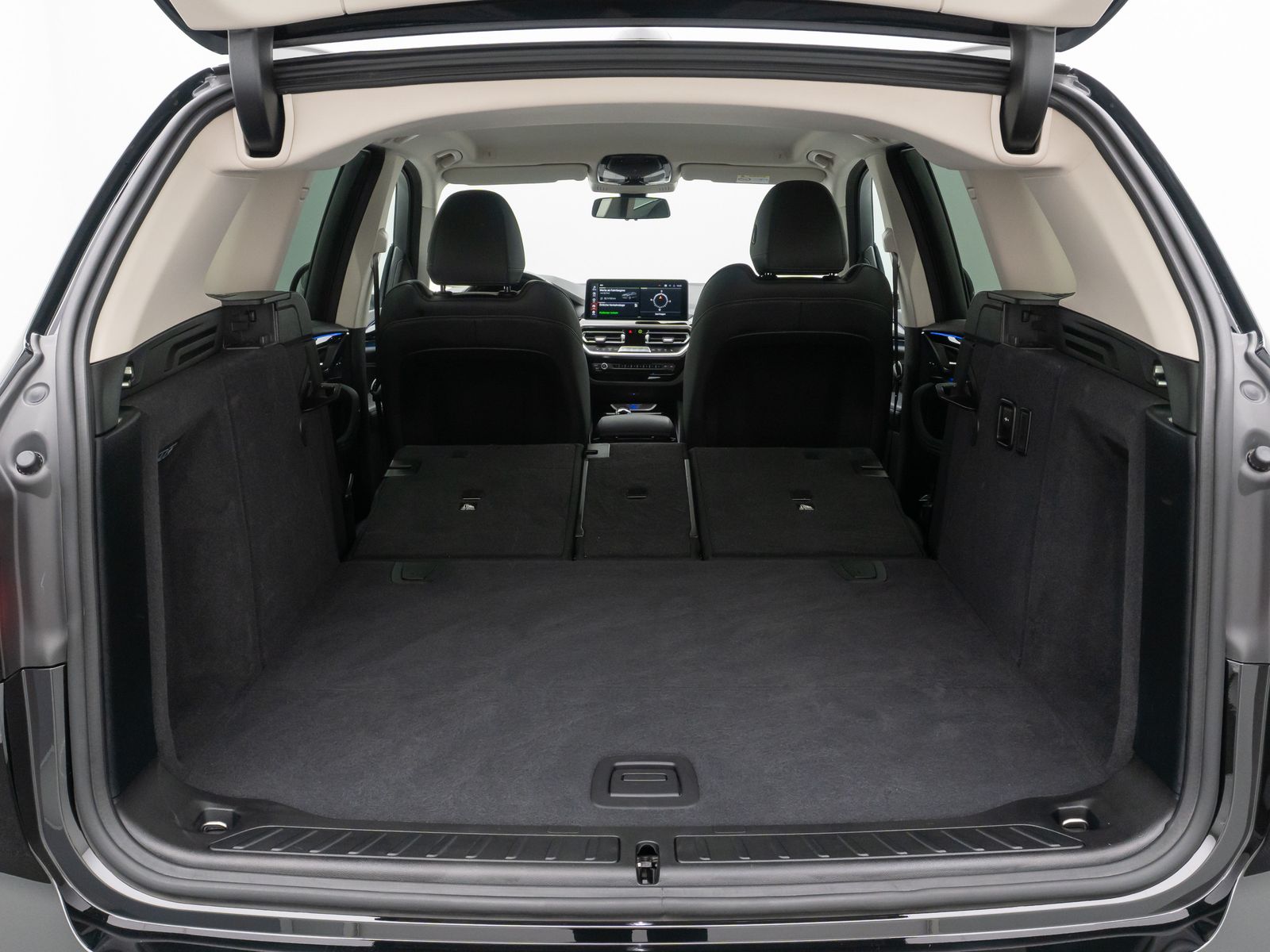 Fahrzeugabbildung BMW X3 xD30d Kamera DAB HiFi Lenkrhzg Alarm Sport