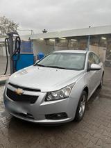Chevrolet Cruz  1.8L -Tūv-scheckheft - Chevrolet Cruze: 1.8