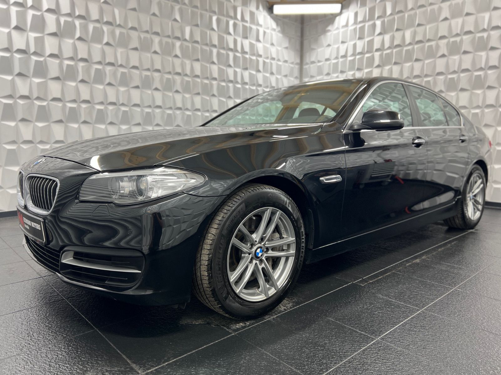 BMW 5 Limousine 530d/BiXe/AHK/Tempo/SHZ/Navi/HUD/ABS