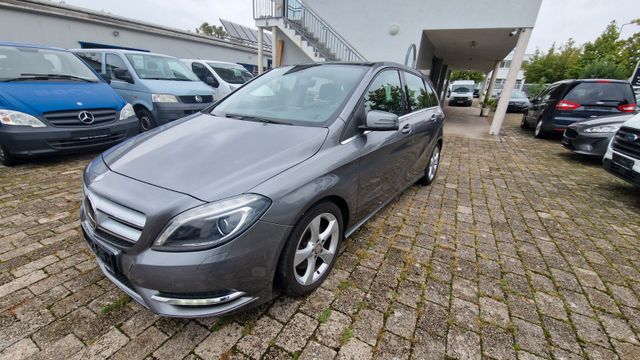 Mercedes-Benz B 220CDi BlueEfficiency DCT 7G*Panaroma*Nav