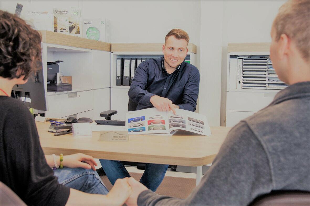 showroom-image-top