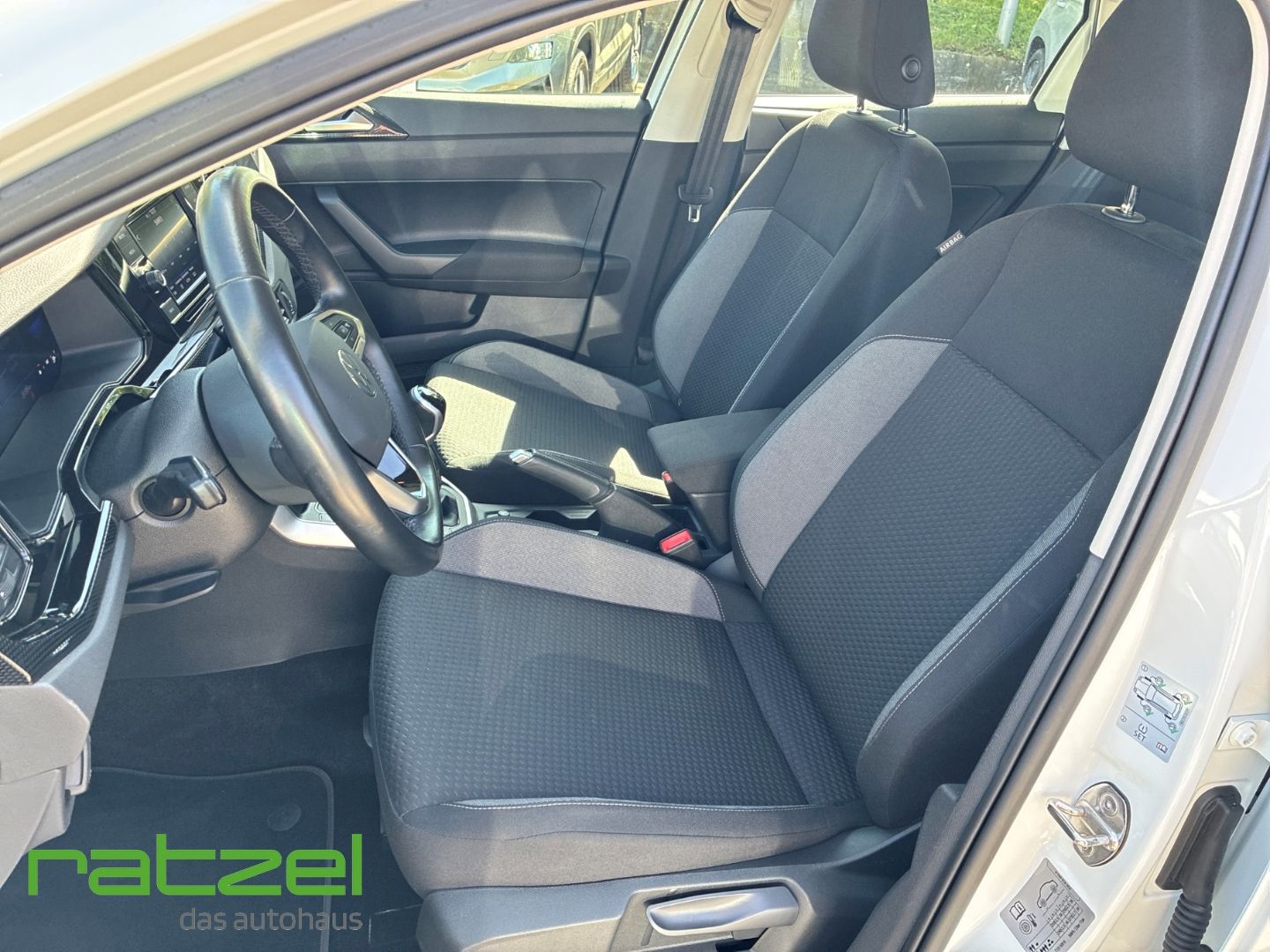 Fahrzeugabbildung Volkswagen Polo VI Life 1.0 Digitales Cockpit LED Apple Car