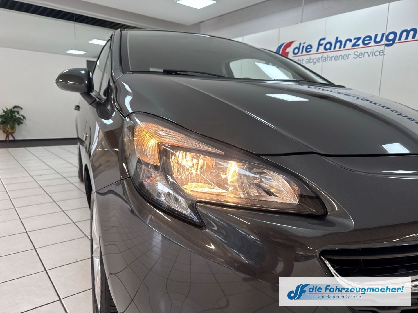 Fahrzeugabbildung Opel Corsa E Active SHZ LenkradHZG Temp PDC Berganfah