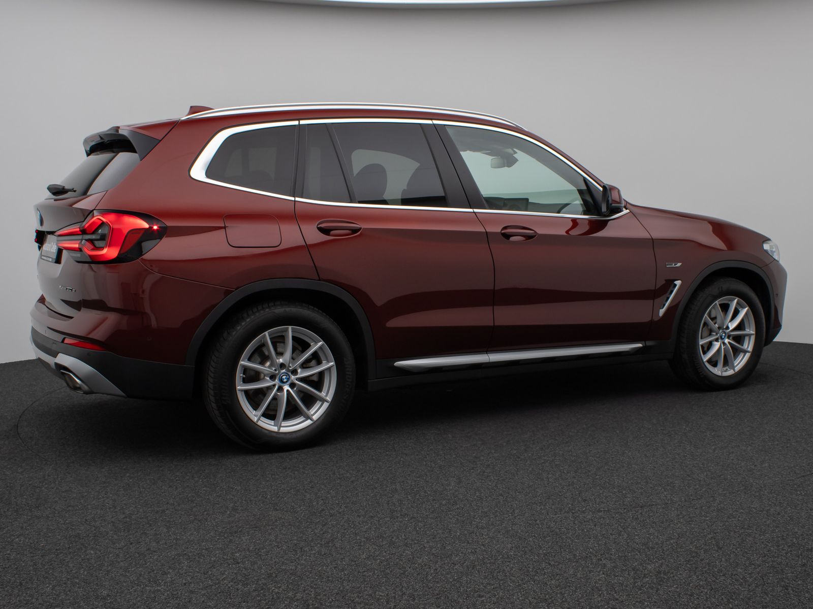 Fahrzeugabbildung BMW X3 xD30e Laser 360° HUD DAB HiFi Komfort Sport