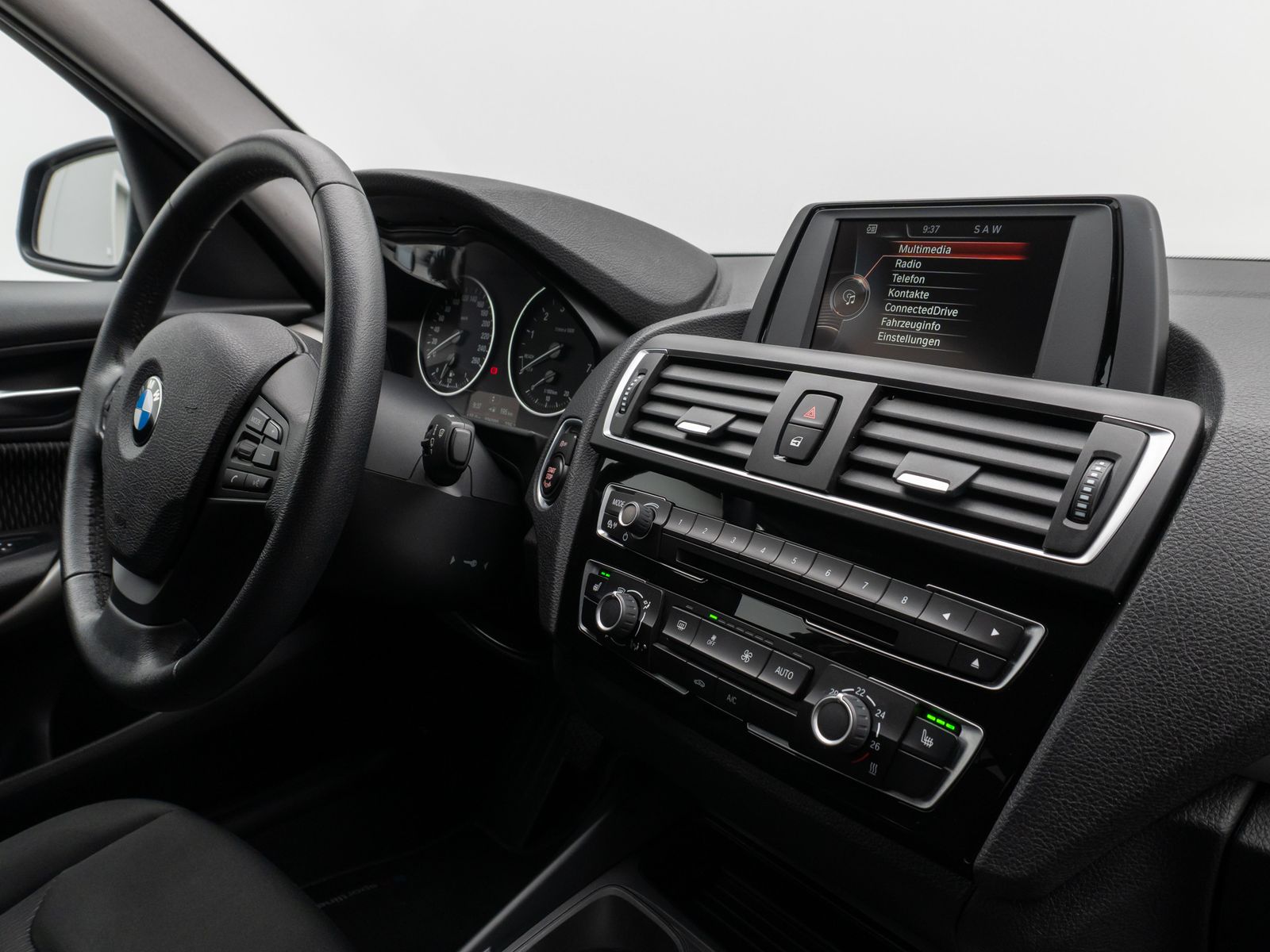 Fahrzeugabbildung BMW 118i Parkassist Sitzheizg USB Regensensor 8fach