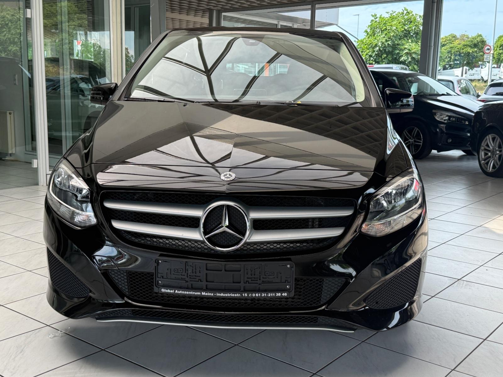 Mercedes-Benz B 180