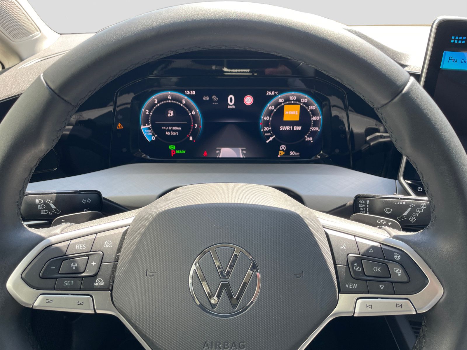Volkswagen Golf VIII 1.5eTSI DSG Life NAV LED ACC SPUR KEY foto 10