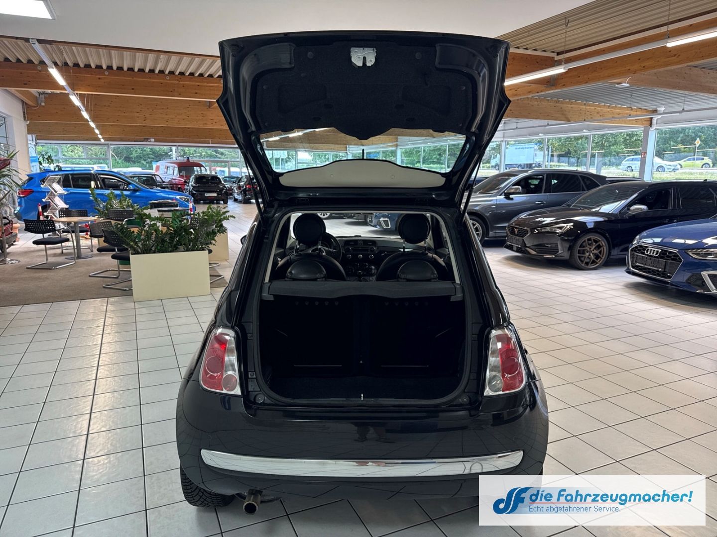 Fahrzeugabbildung Fiat 500 Cult 1.2 8V Leder Klimaautom Tel.-Vorb. PDC