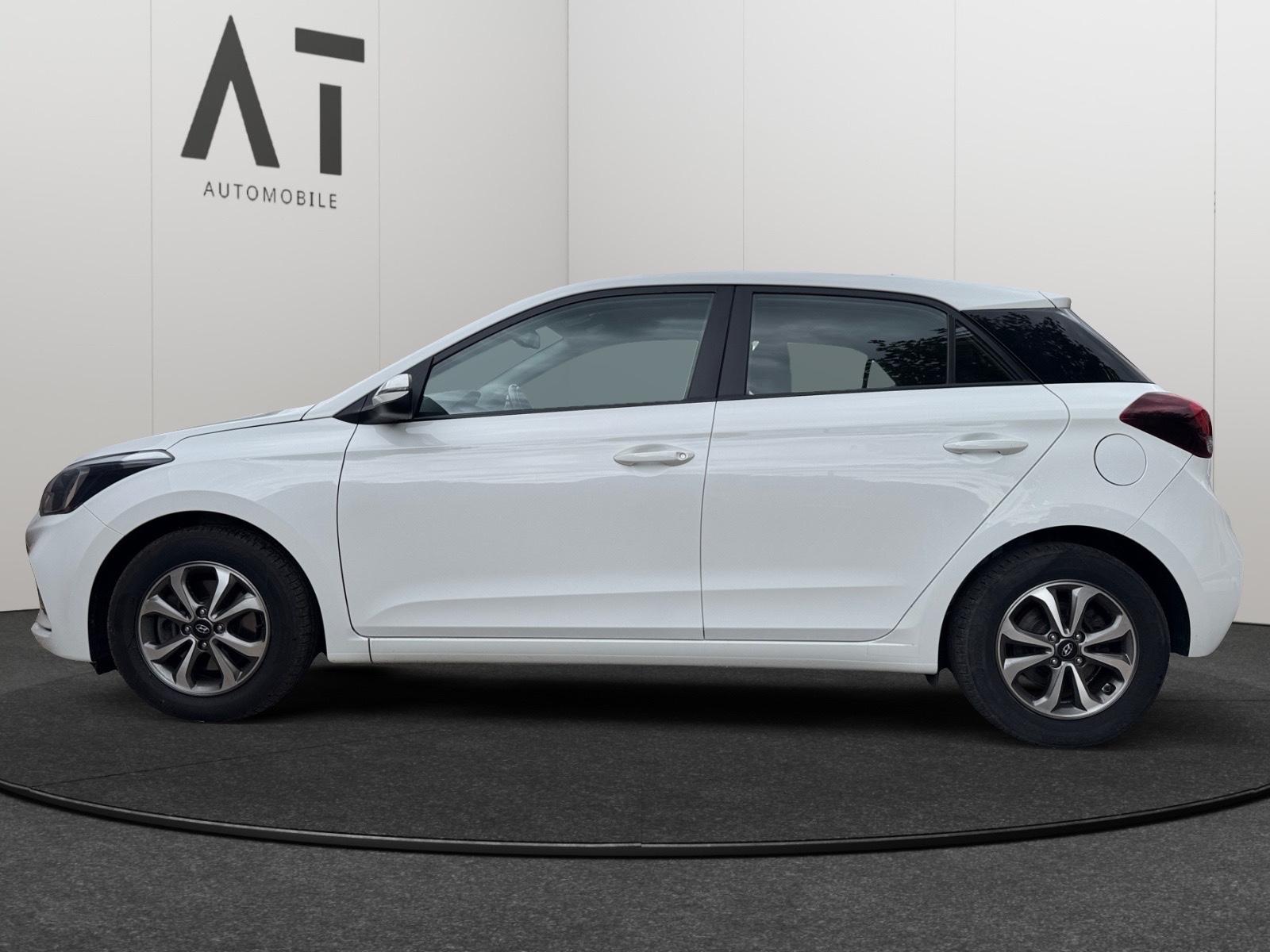 Hyundai i20 Trend*1.Hand*PDC*AHK*Kamera