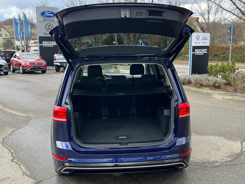 VW Touran R-Line 150PS DSG #ACC #NAVI #IQ. VW Touran R-Line 150PS DSG #ACC #NAVI #IQ.