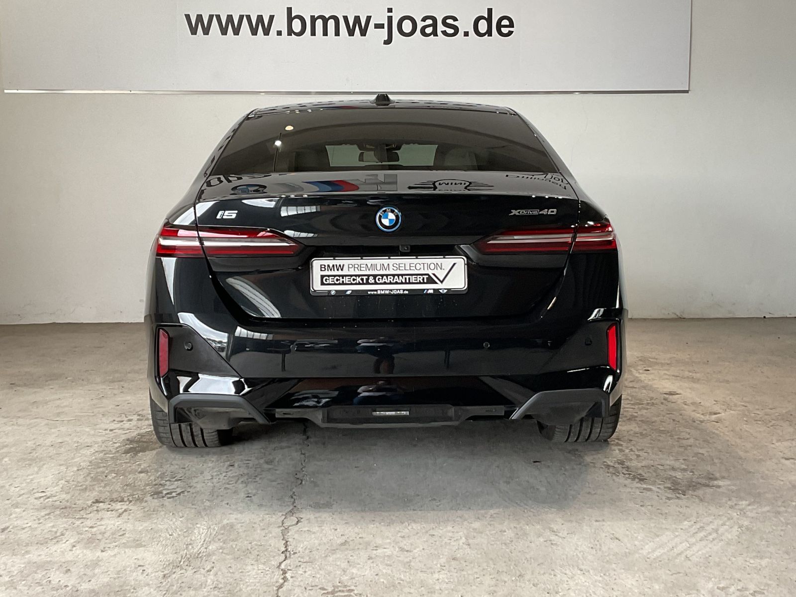 Fahrzeugabbildung BMW i5 xDrive40 Autobahnassistent, M Sportpaket, Sit