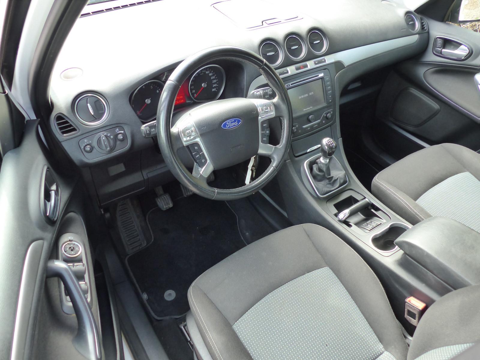 Ford Galaxy 2014 — photo 9