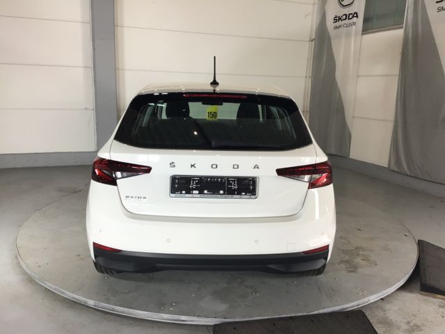 Fahrzeugabbildung Skoda Fabia Active 1.0 TSI PDC/SHZ/LED/SmartLink/DAB