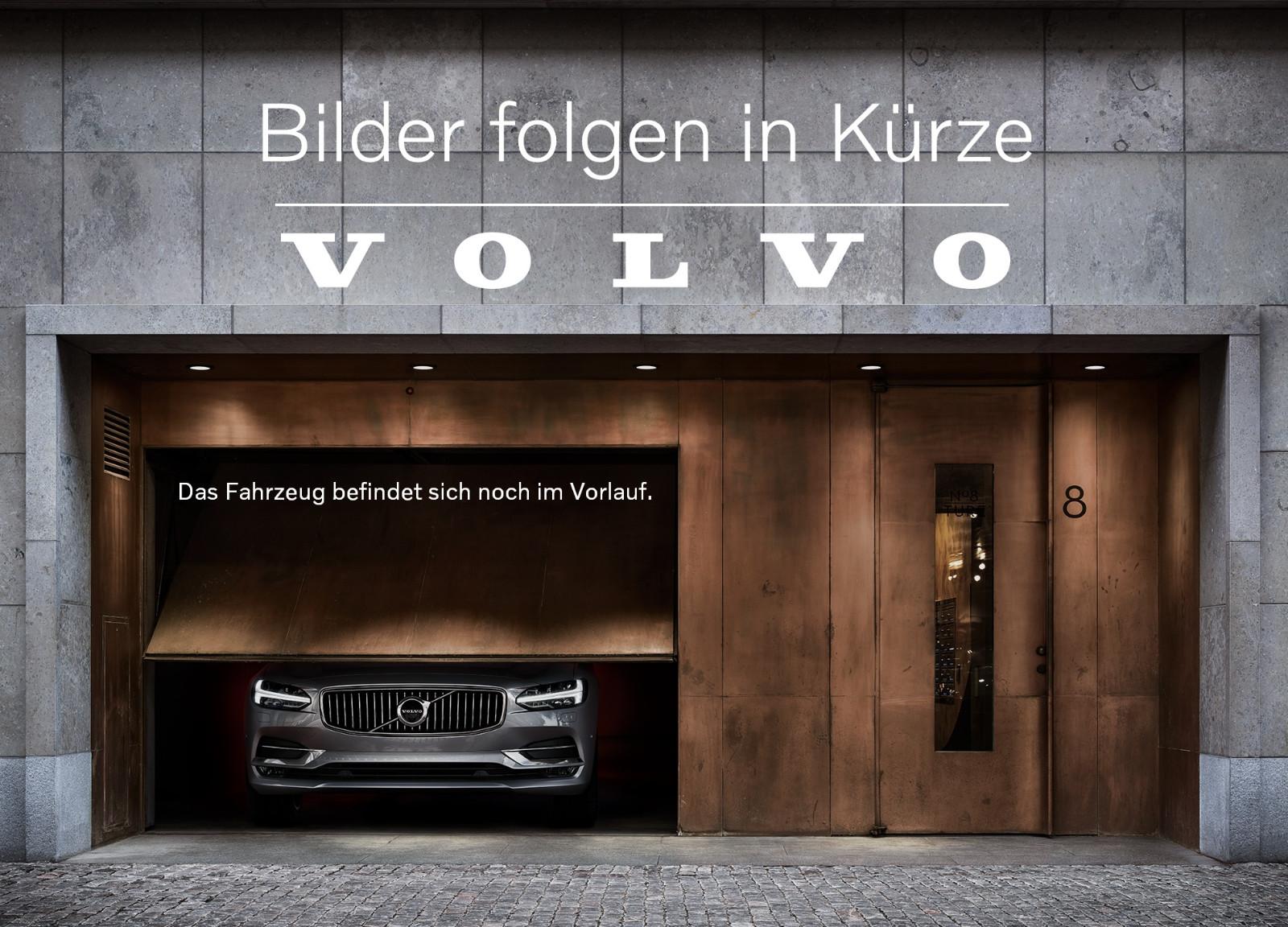 Volvo XC60 D4 R-Design 2WD !!PANO+HUD+AHK+STANDHZG.!!