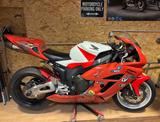 Honda CBR 1000 RR - HONDA 2004 RR CBR 1000